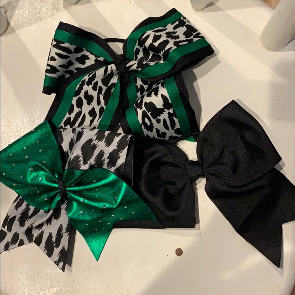 Cheer bows